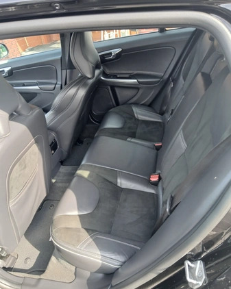 Volvo V60 cena 51900 przebieg: 213000, rok produkcji 2016 z Słupca małe 326
